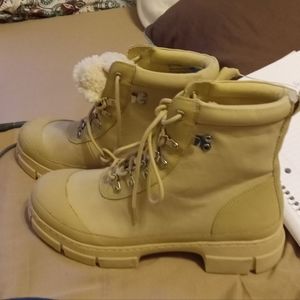 Steve Madden Hiking Boots, size 9